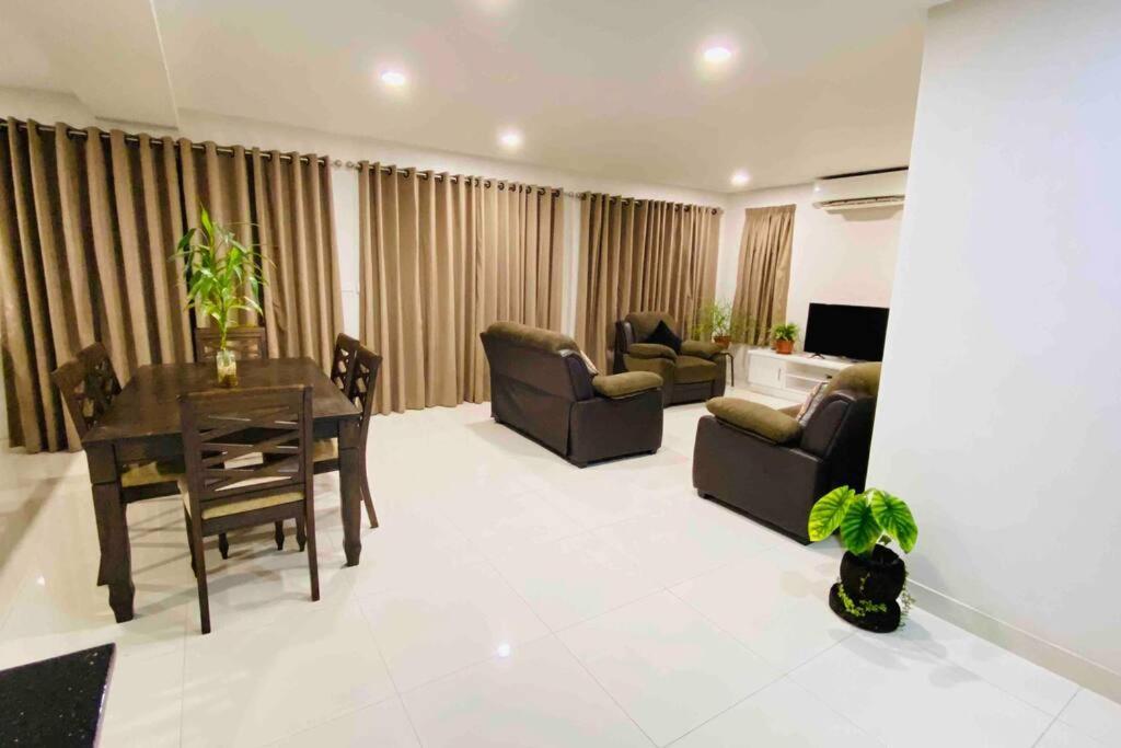 Lovely 4-Bedroom Holiday Home With Free Parking. Lautoka Exterior foto