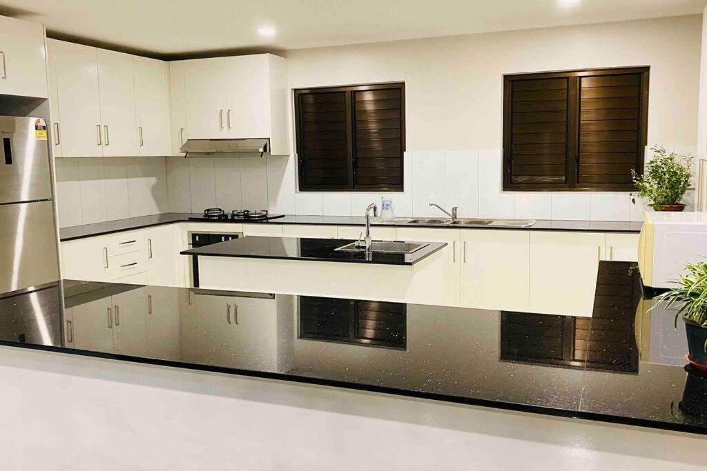Lovely 4-Bedroom Holiday Home With Free Parking. Lautoka Exterior foto